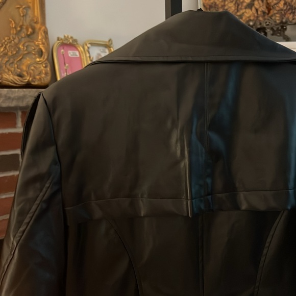 NWT! Faux leather Trench Coat - Picture 7 of 7